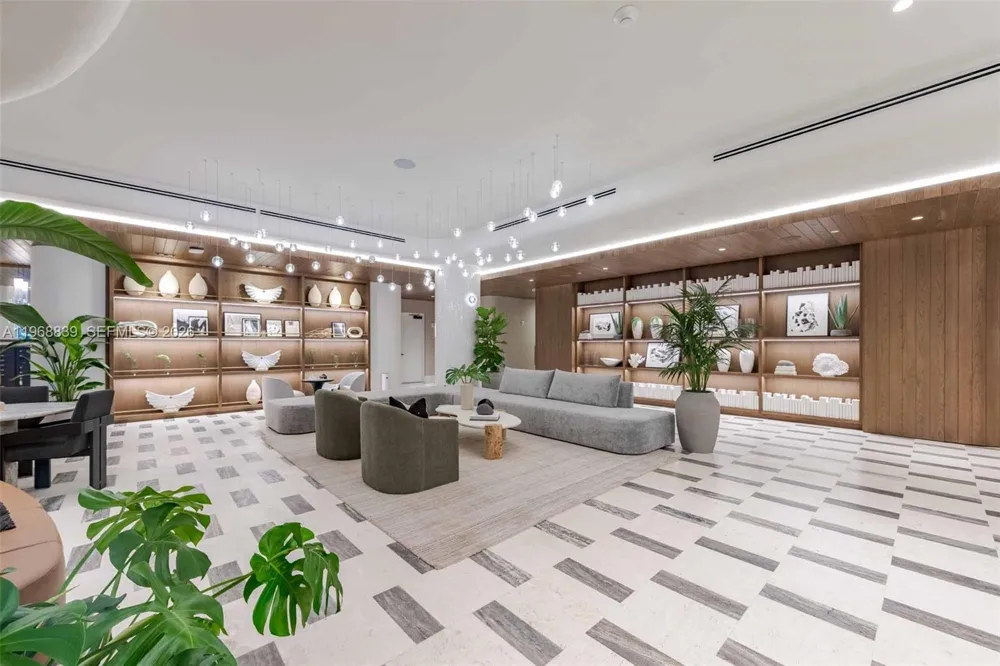 3900 Alton Road #725 Miami Beach, FL 33140