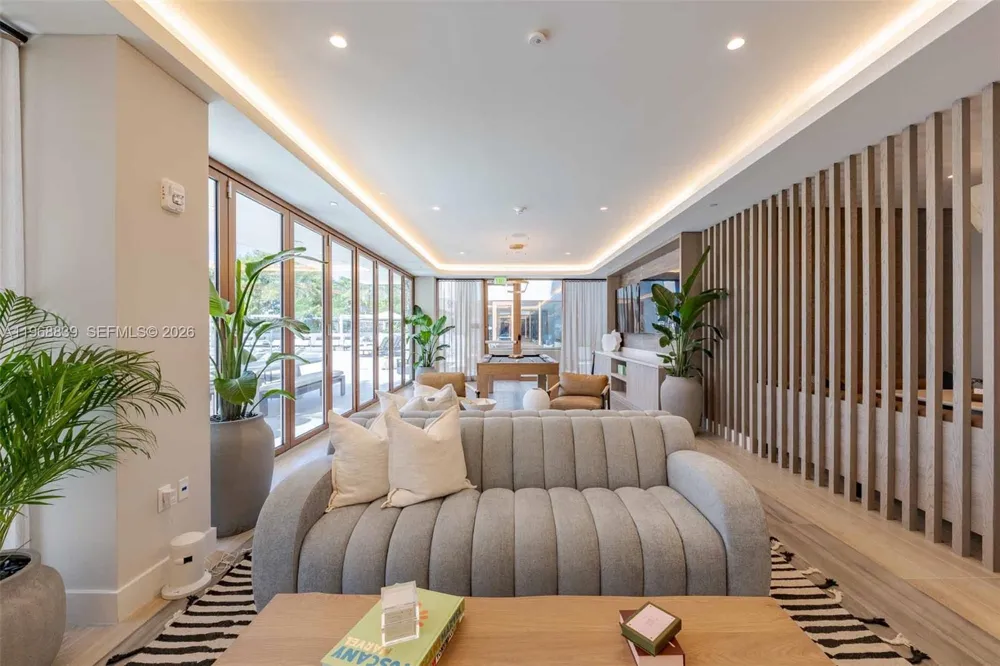 3900 Alton Road #725 Miami Beach, FL 33140