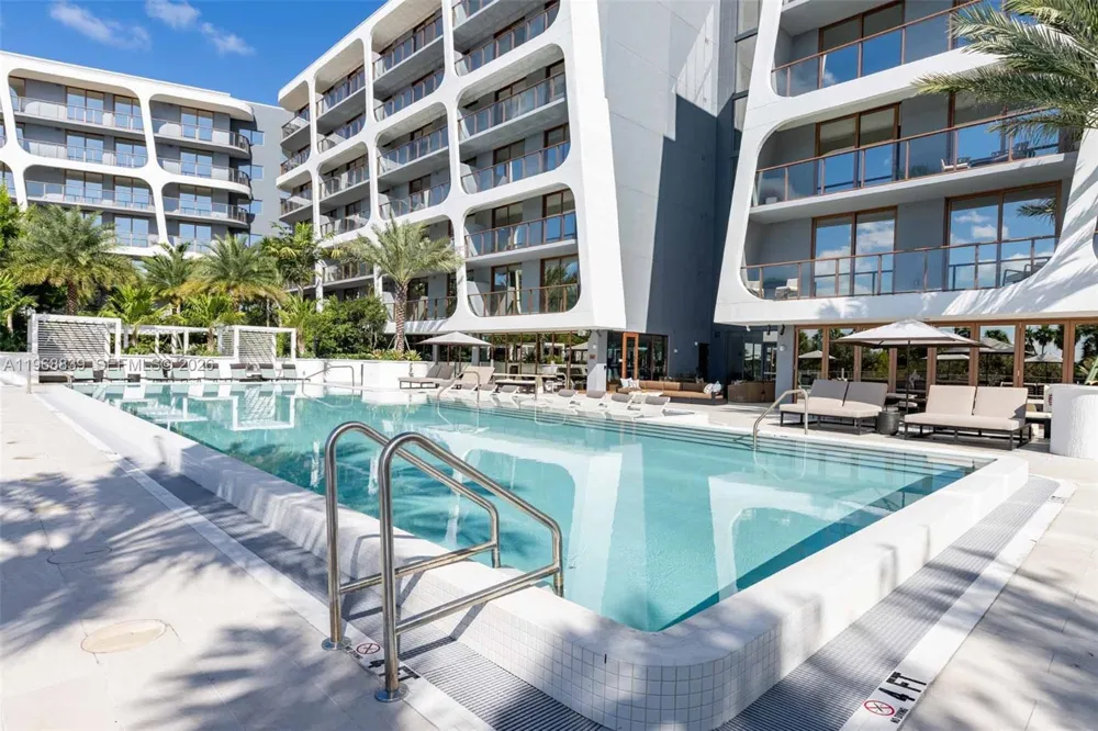 3900 Alton Road #725 Miami Beach, FL 33140