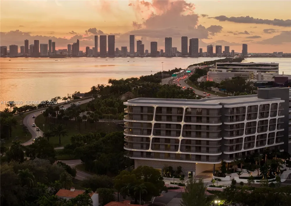 3900 Alton Road #725 Miami Beach, FL 33140