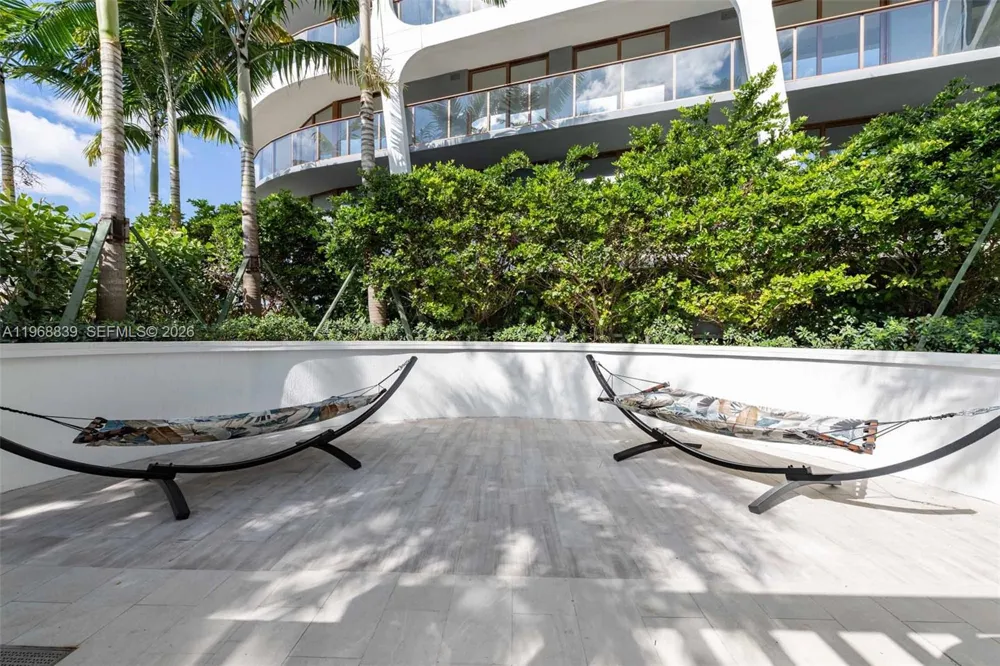 3900 Alton Road #725 Miami Beach, FL 33140