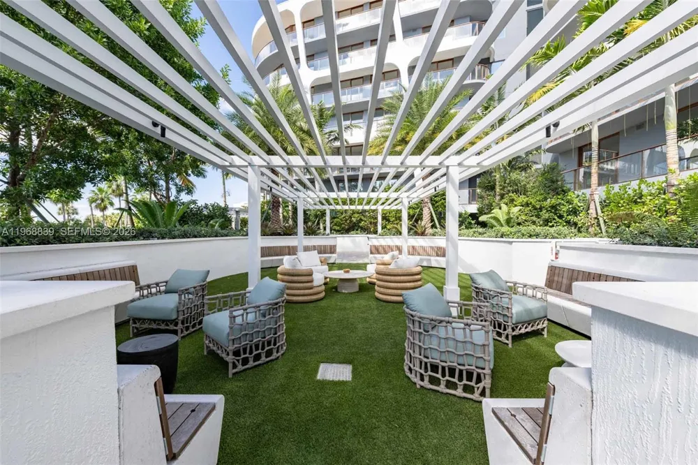 3900 Alton Road #725 Miami Beach, FL 33140
