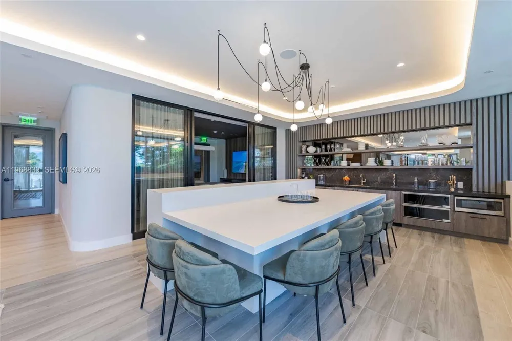 3900 Alton Road #725 Miami Beach, FL 33140