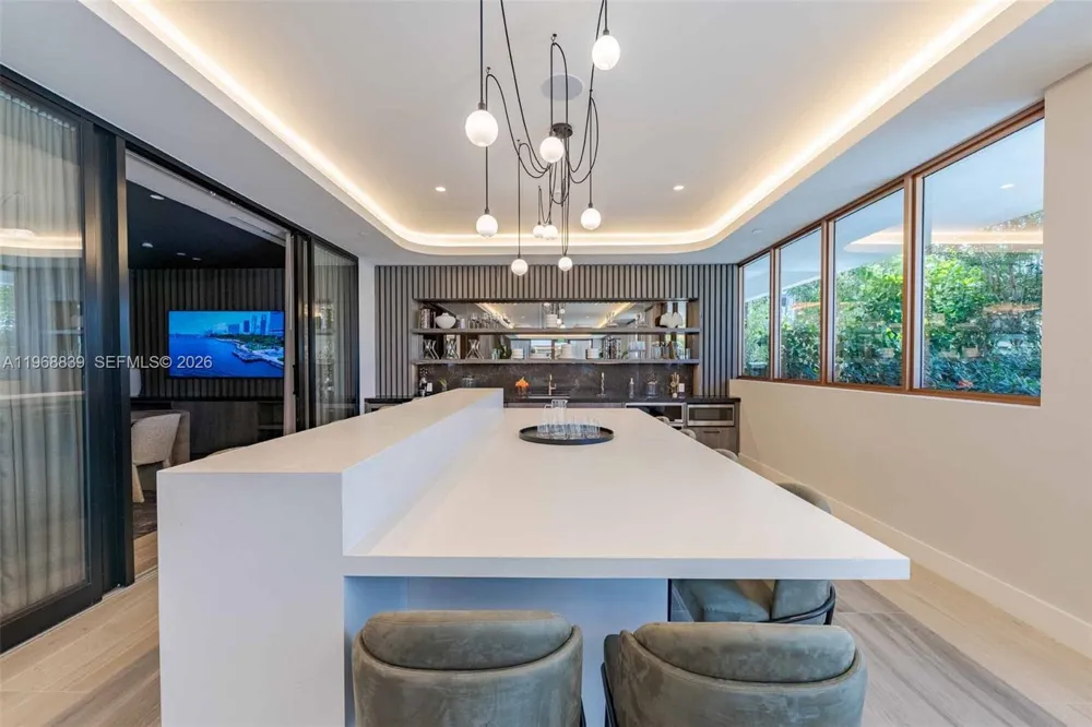 3900 Alton Road #725 Miami Beach, FL 33140