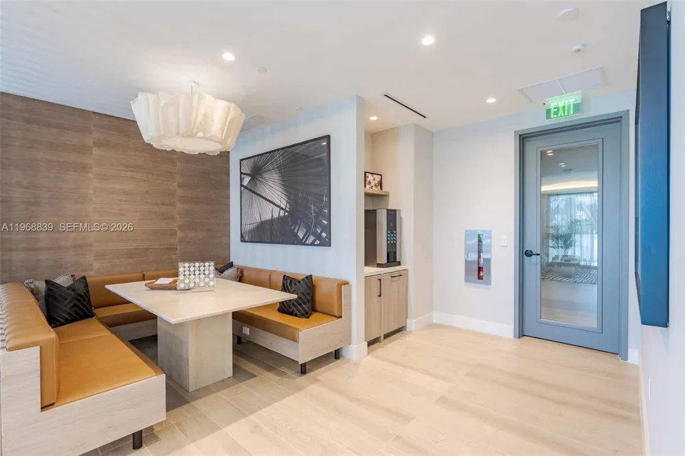 3900 Alton Road #725 Miami Beach, FL 33140