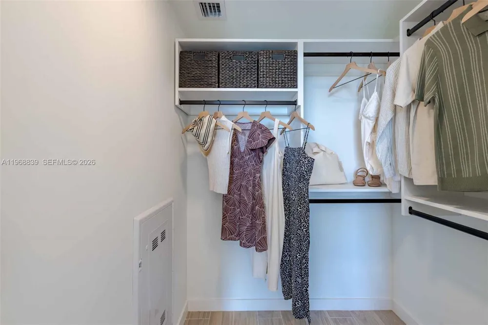 3900 Alton Road #725 Miami Beach, FL 33140
