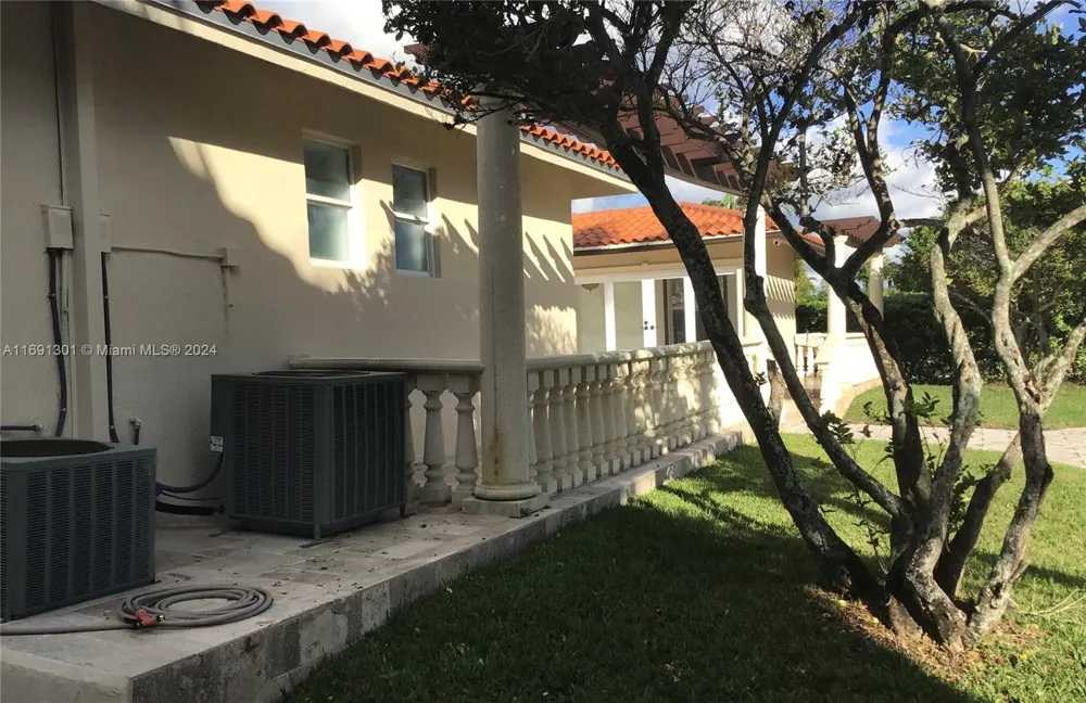 13460 SW 32nd ST Kendall, FL 33175