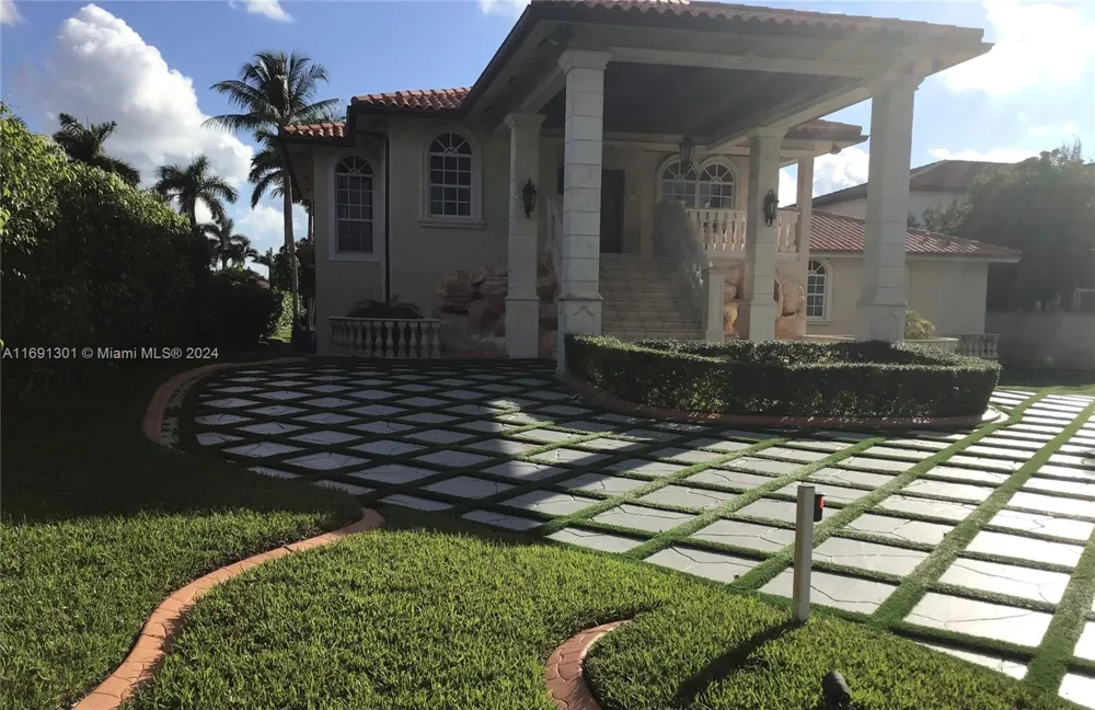 13460 SW 32nd ST Kendall, FL 33175