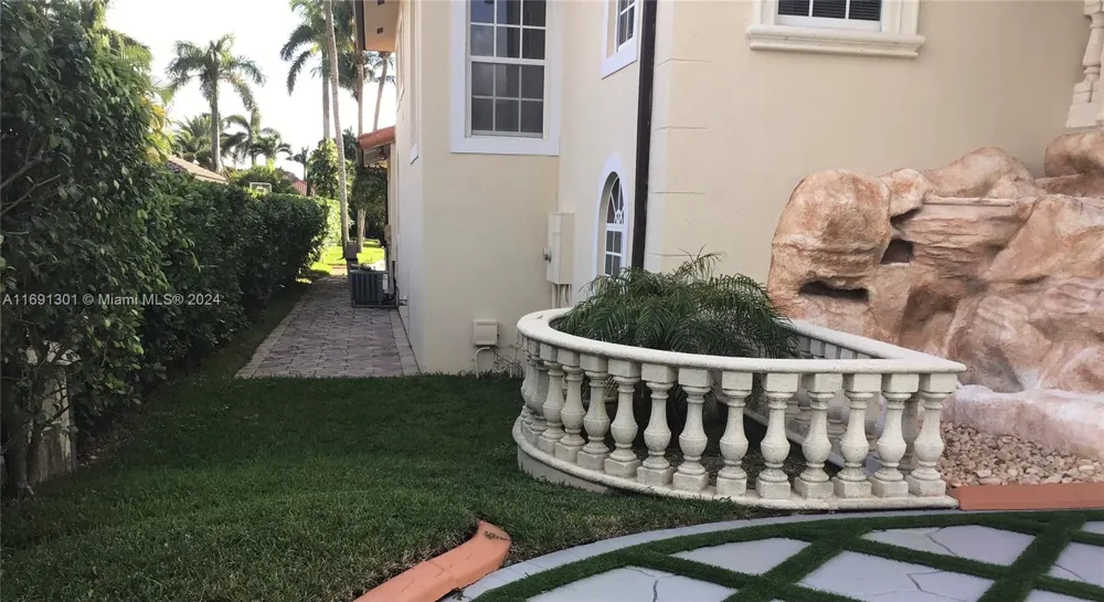 13460 SW 32nd ST Kendall, FL 33175