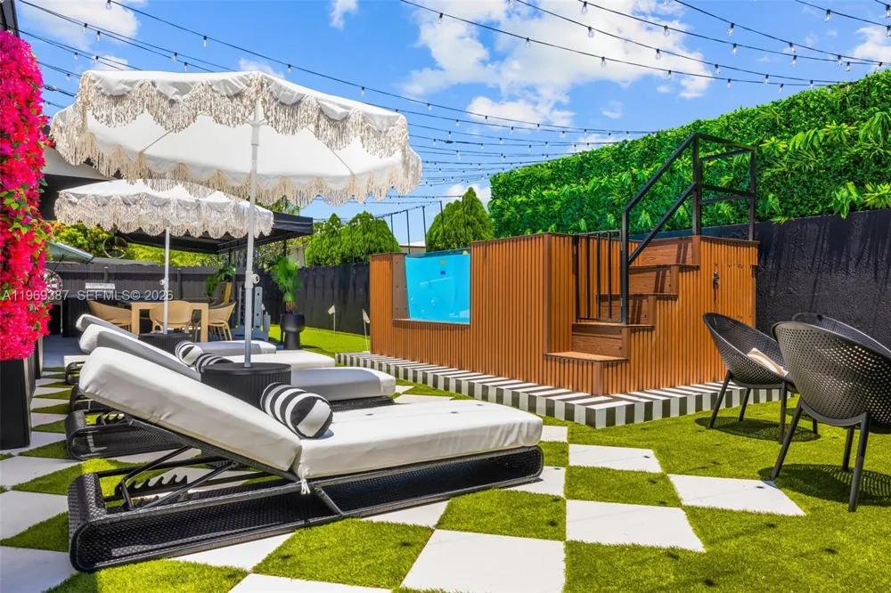 14617 SW 167th Ter Miami, FL 33177