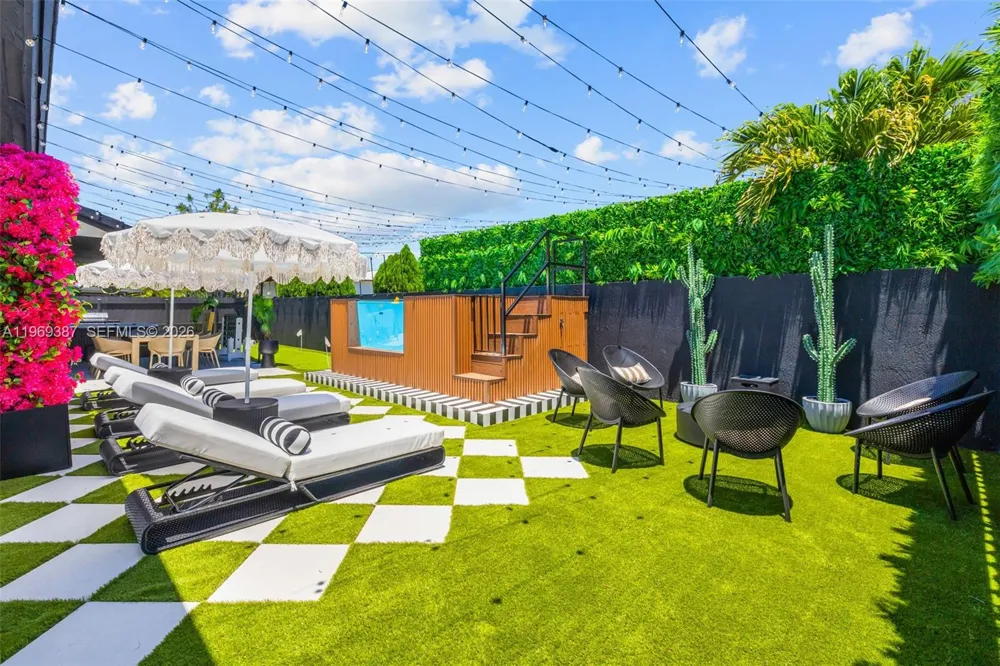 14617 SW 167th Ter Miami, FL 33177