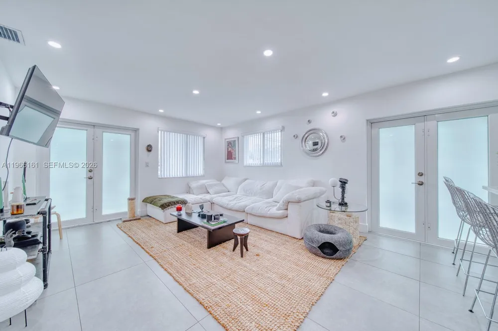 2841 SW 24th Ter Miami, FL 33145