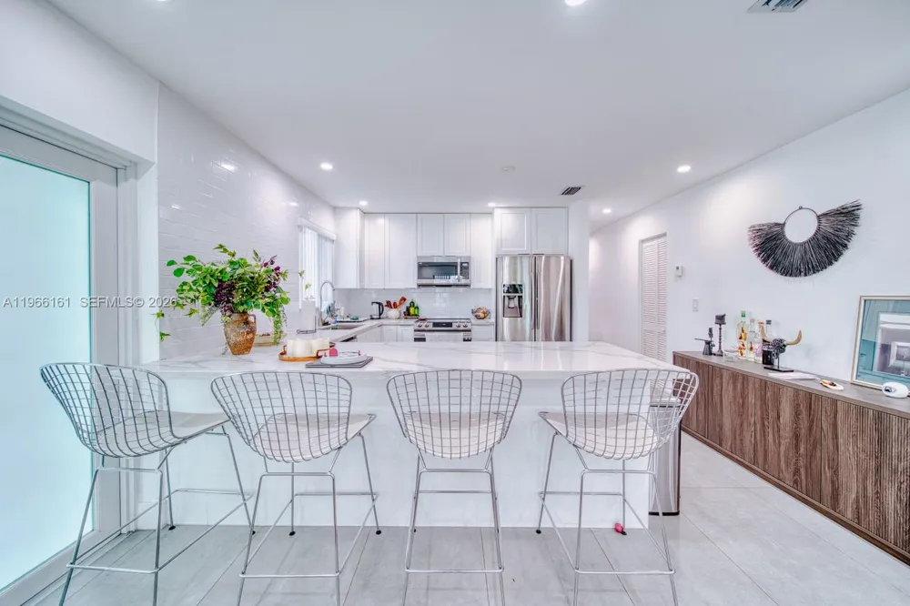 2841 SW 24th Ter Miami, FL 33145
