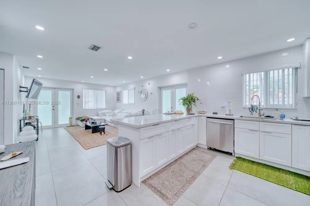 2841 SW 24th Ter Miami, FL 33145