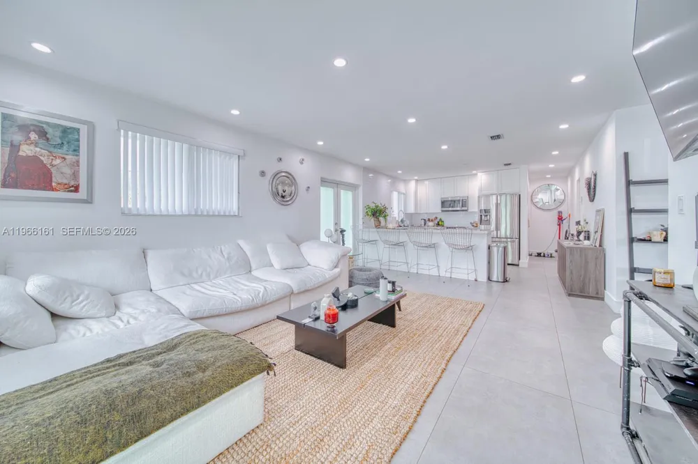 2841 SW 24th Ter Miami, FL 33145
