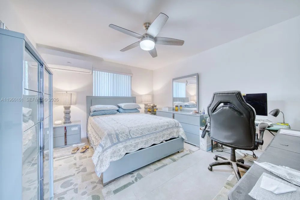2841 SW 24th Ter Miami, FL 33145