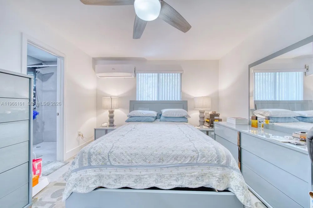 2841 SW 24th Ter Miami, FL 33145