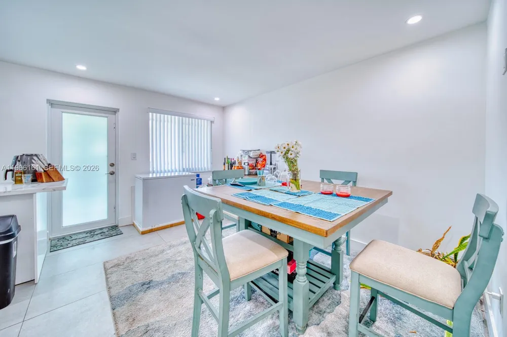 2841 SW 24th Ter Miami, FL 33145