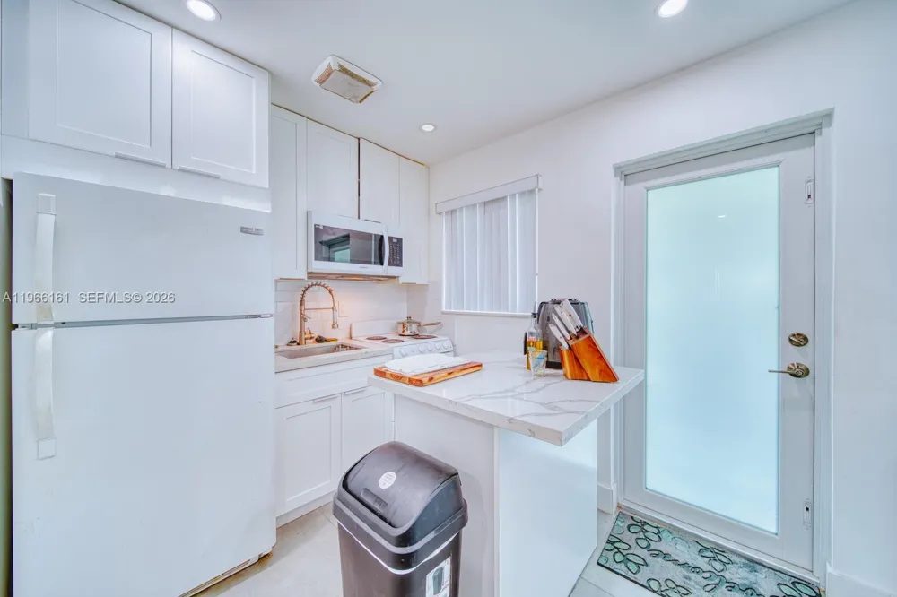 2841 SW 24th Ter Miami, FL 33145