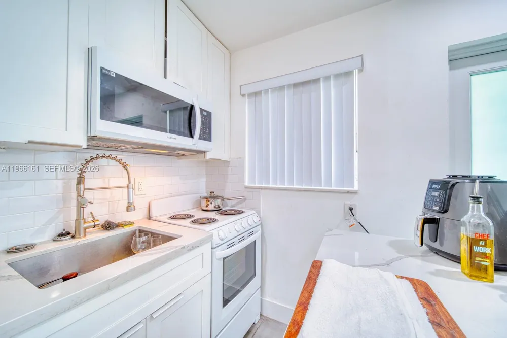 2841 SW 24th Ter Miami, FL 33145