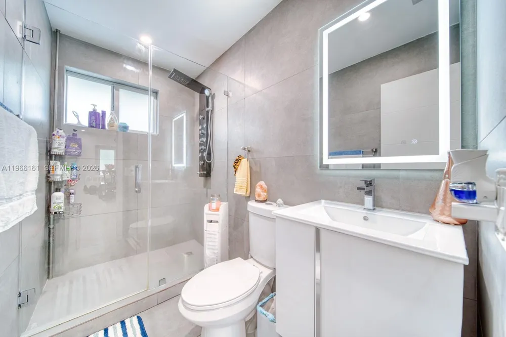 2841 SW 24th Ter Miami, FL 33145