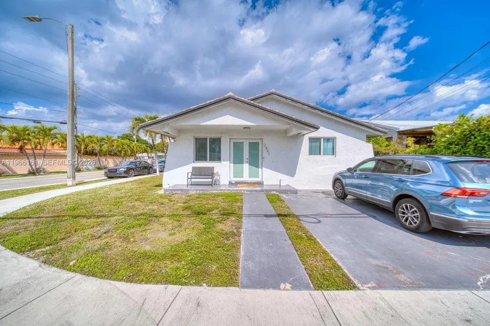 2841 SW 24th Ter Miami, FL 33145