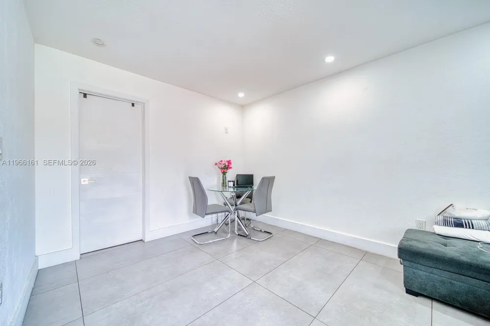 2841 SW 24th Ter Miami, FL 33145