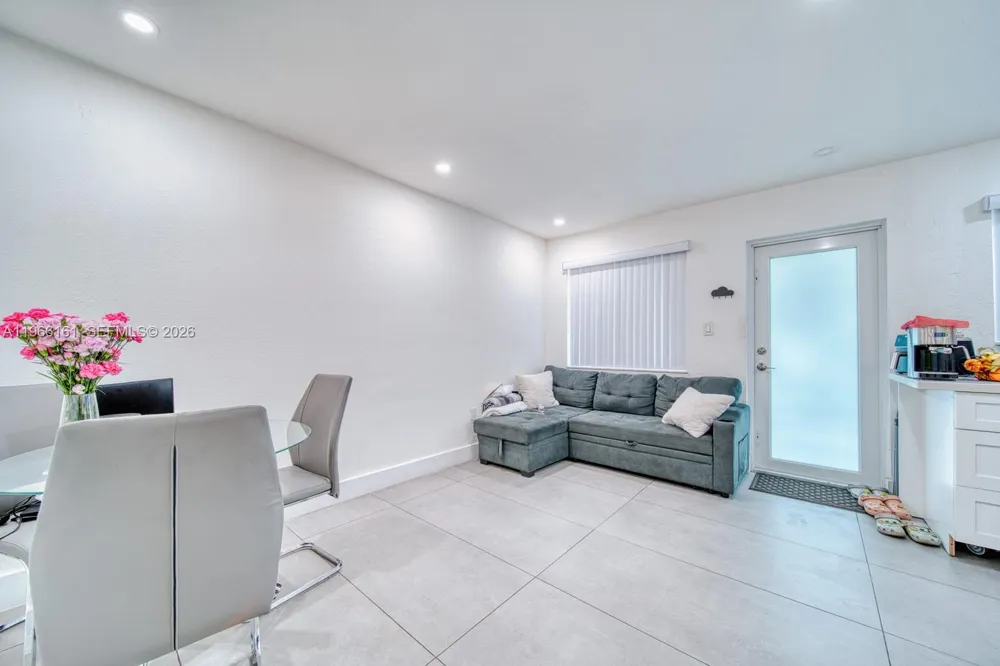 2841 SW 24th Ter Miami, FL 33145