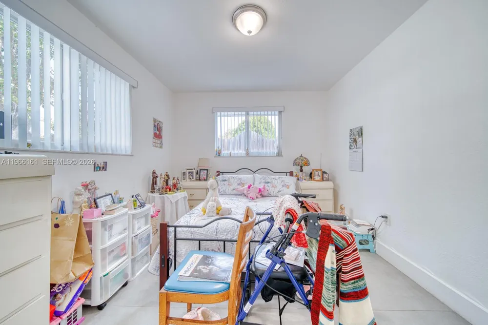 2841 SW 24th Ter Miami, FL 33145