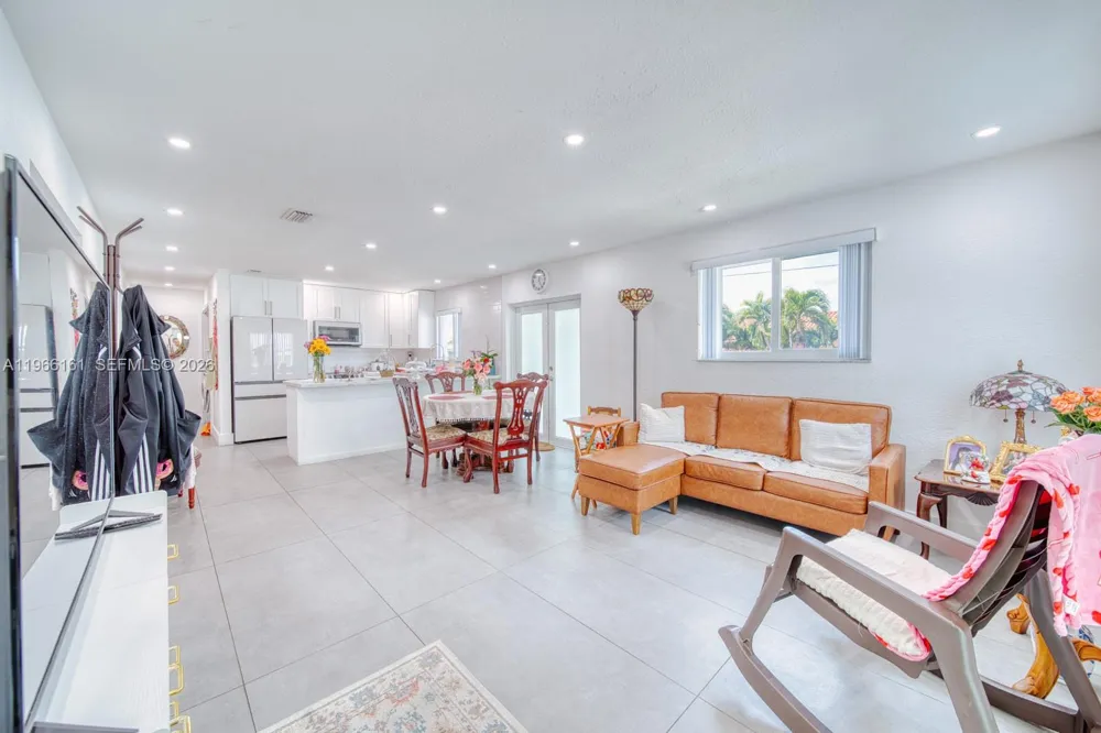 2841 SW 24th Ter Miami, FL 33145
