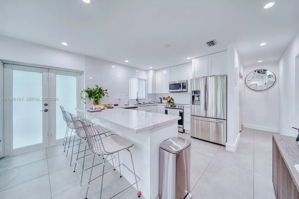 2841 SW 24th Ter Miami, FL 33145