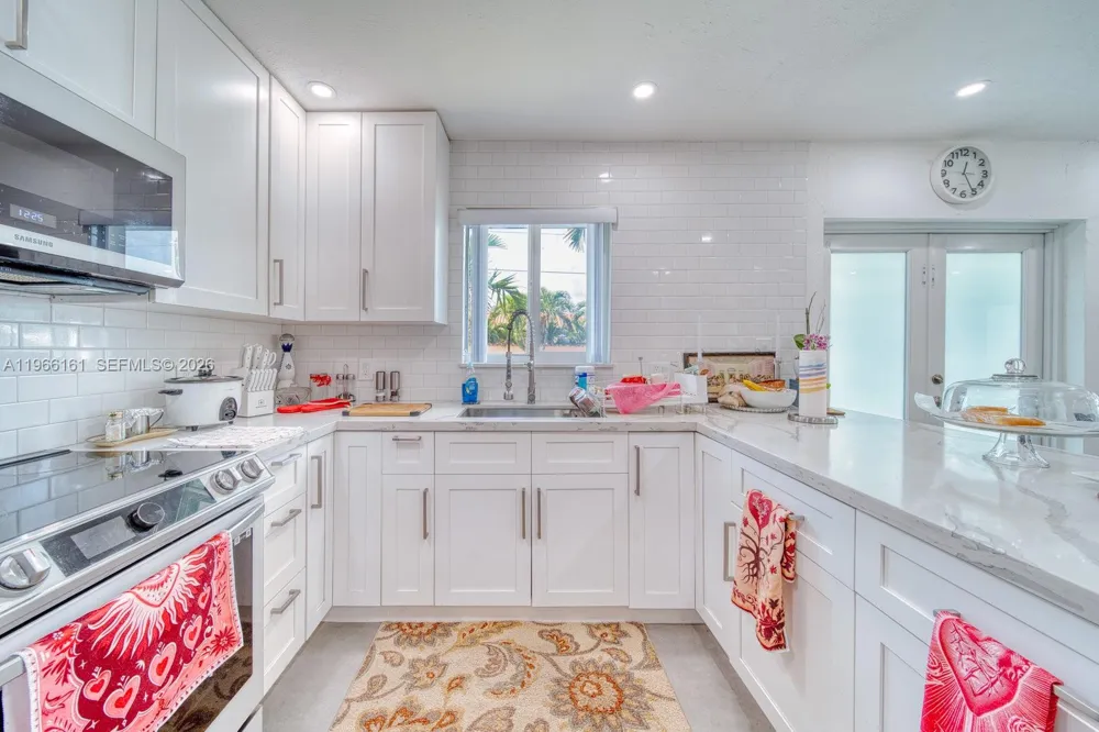 2841 SW 24th Ter Miami, FL 33145
