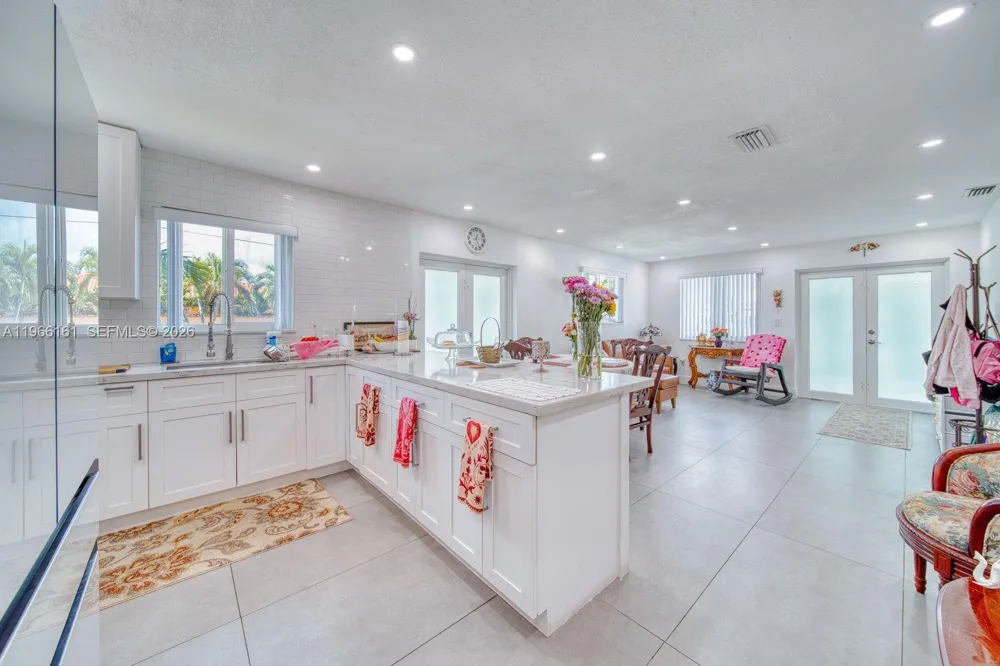 2841 SW 24th Ter Miami, FL 33145