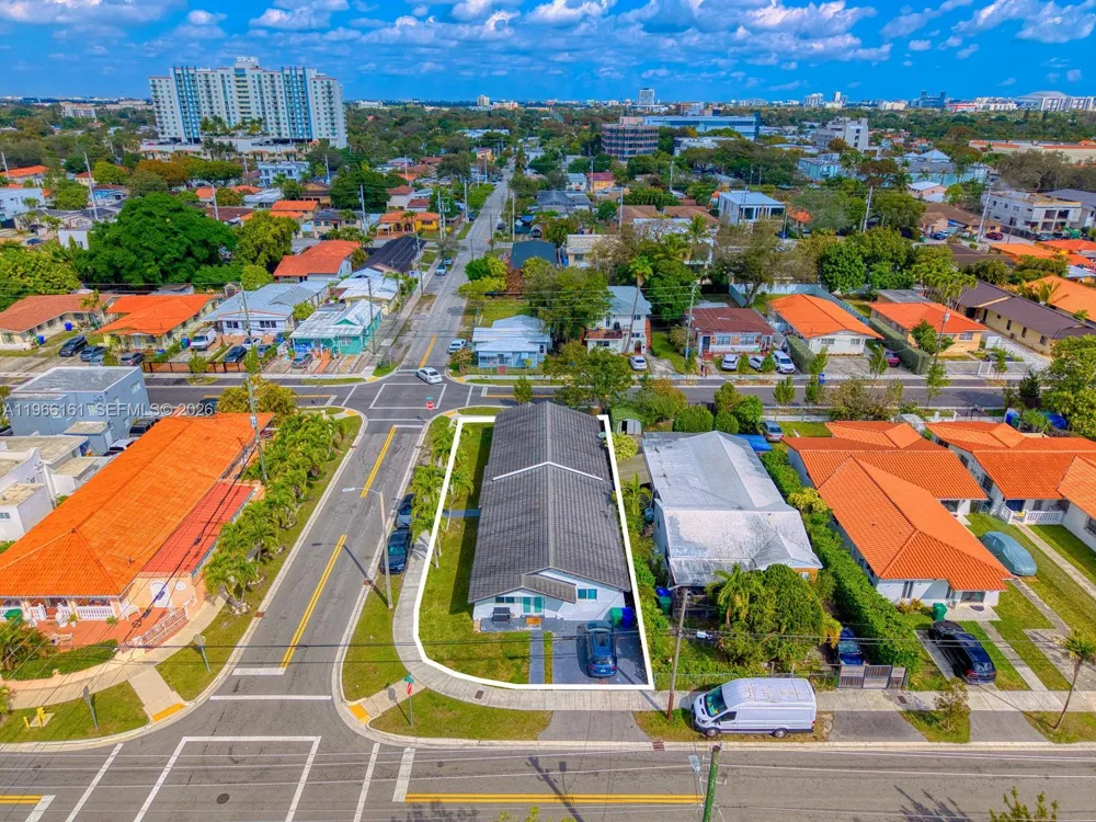 2841 SW 24th Ter Miami, FL 33145