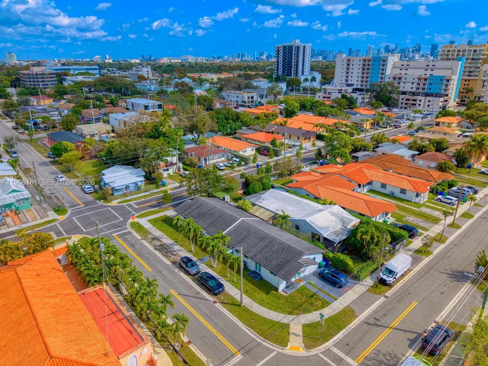 2841 SW 24th Ter Miami, FL 33145