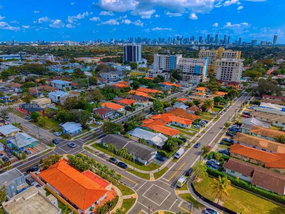 2841 SW 24th Ter Miami, FL 33145