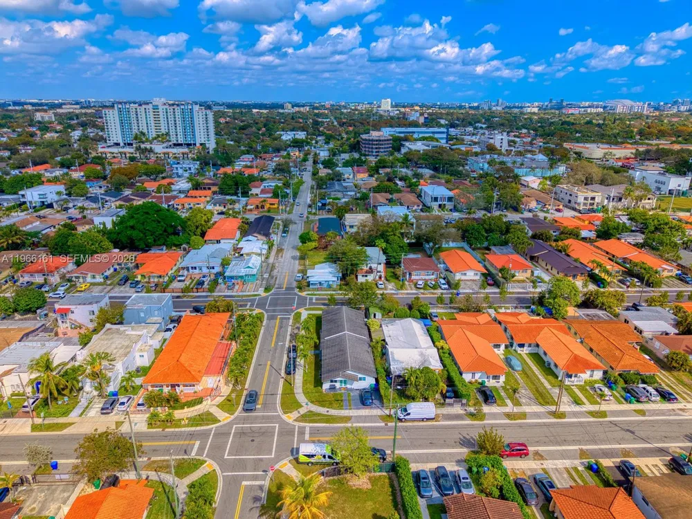 2841 SW 24th Ter Miami, FL 33145