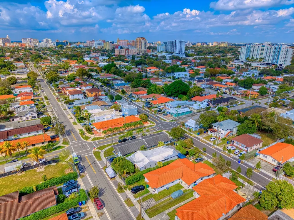 2841 SW 24th Ter Miami, FL 33145
