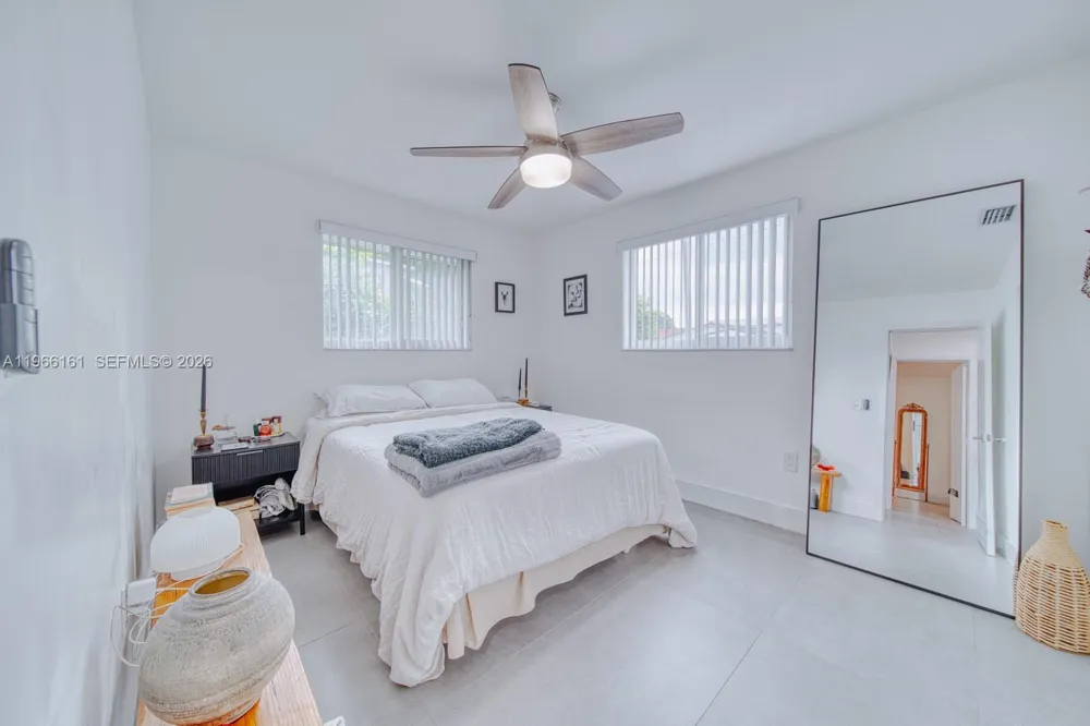 2841 SW 24th Ter Miami, FL 33145