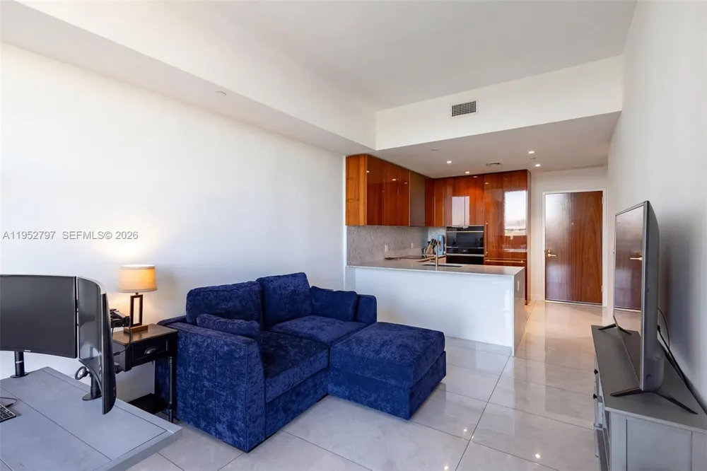 2678 Tigertail Ave #612 Miami, FL 33133