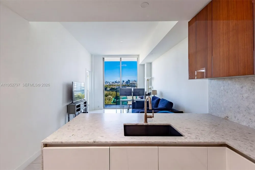 2678 Tigertail Ave #612 Miami, FL 33133