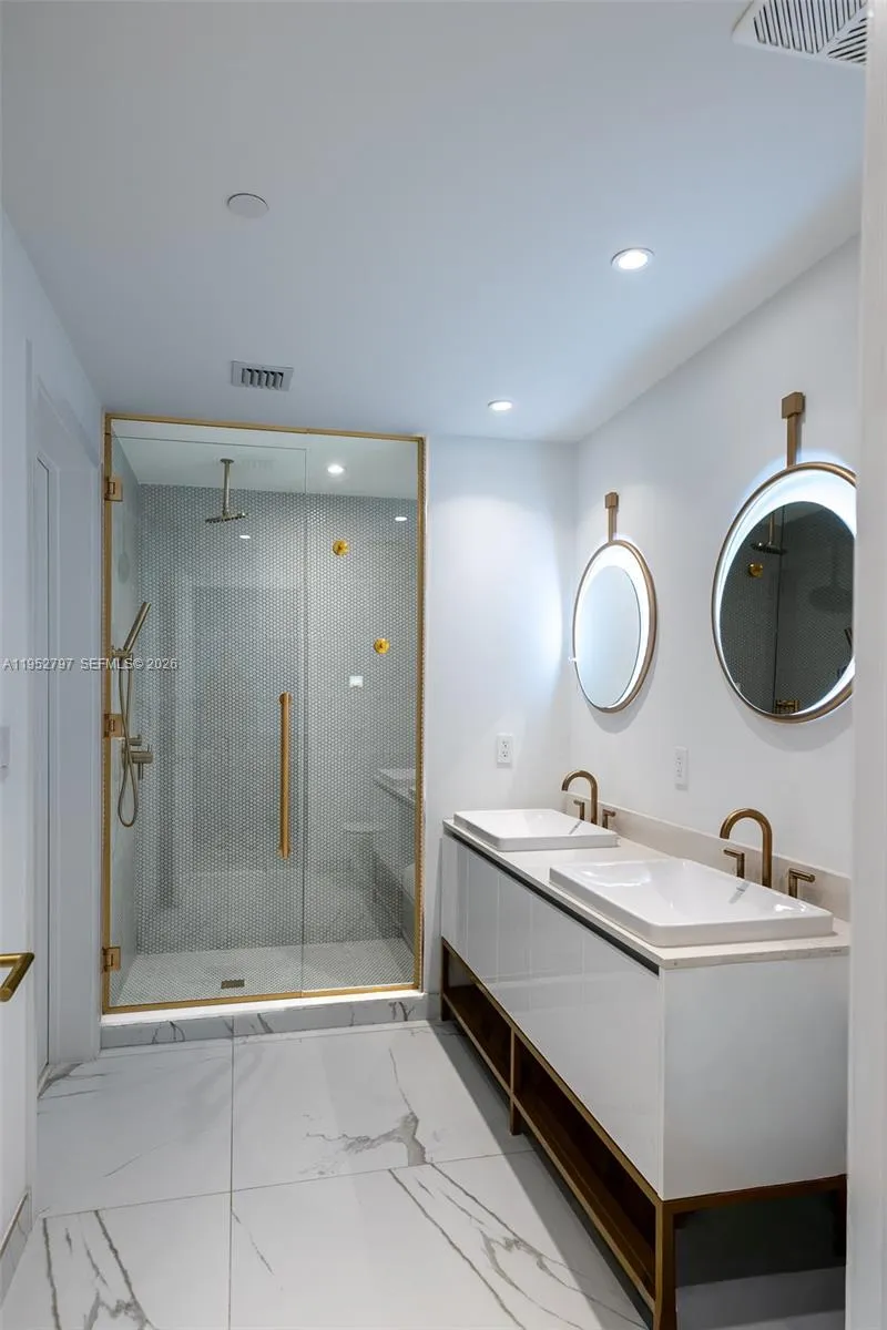 2678 Tigertail Ave #612 Miami, FL 33133