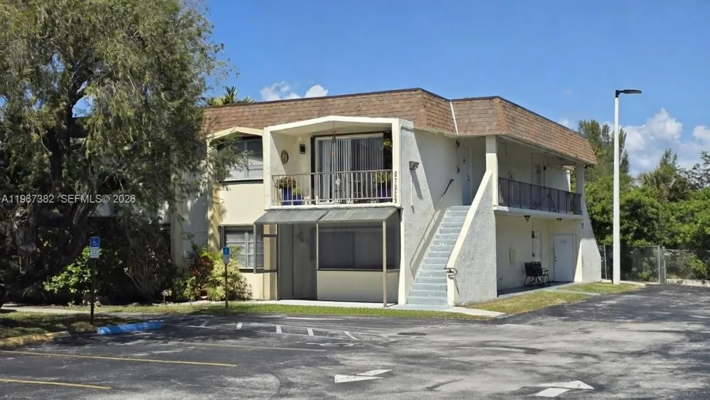 7829 Miller Dr #B104 Miami, FL 33155