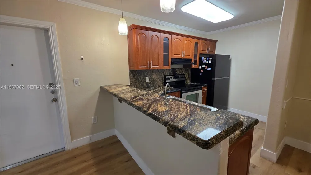 7829 Miller Dr #B104 Miami, FL 33155