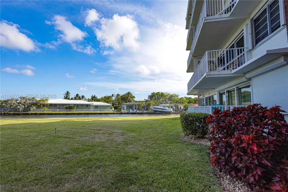 1700 NE 105th St #512 Miami Shores, FL 33138