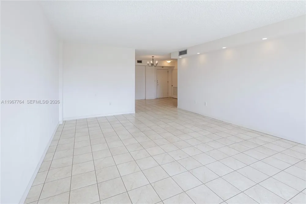 1700 NE 105th St #512 Miami Shores, FL 33138