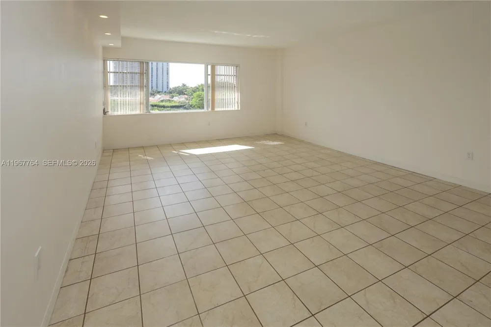 1700 NE 105th St #512 Miami Shores, FL 33138