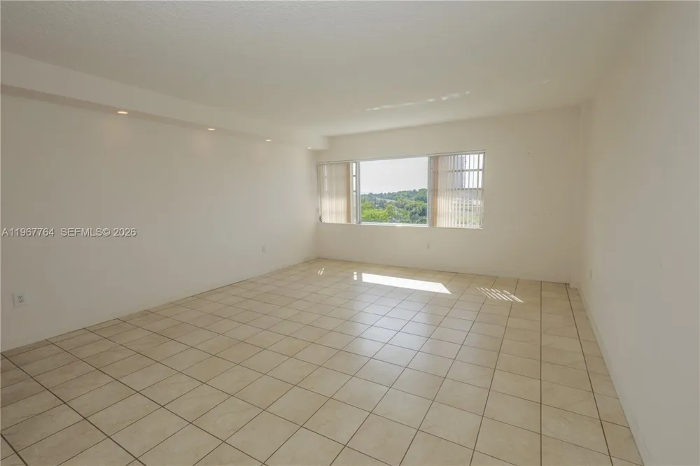 1700 NE 105th St #512 Miami Shores, FL 33138