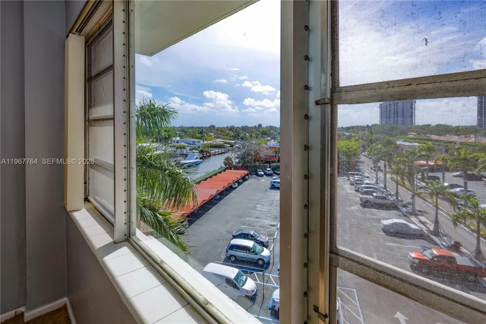 1700 NE 105th St #512 Miami Shores, FL 33138