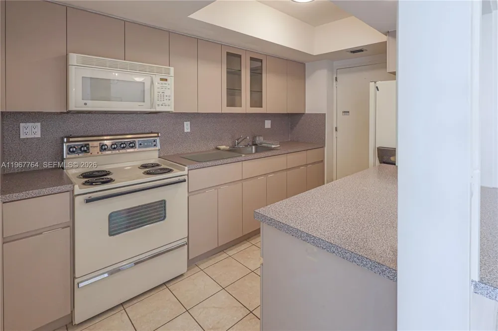 1700 NE 105th St #512 Miami Shores, FL 33138
